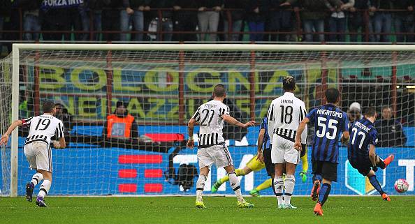 Inter-Juventus 3-5 ai rigori: Brozovic realizza su rigore il 3-0 ©Getty Images