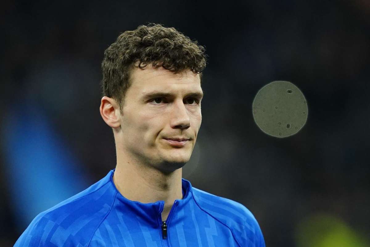 Pavard addio immediato