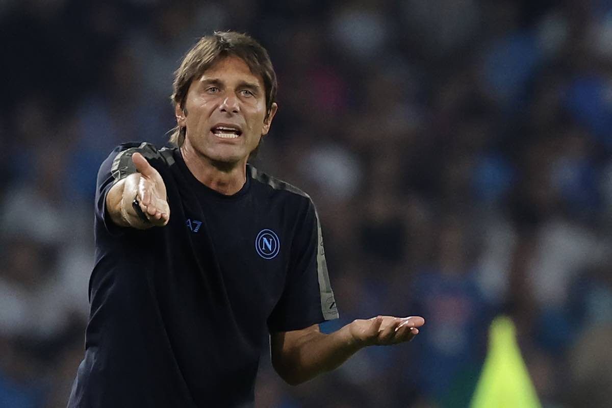 Conte mette pressione al Napoli, lotta aperta con l'inter