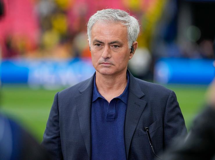 Mourinho e la sua prima ammonizione in Turchia