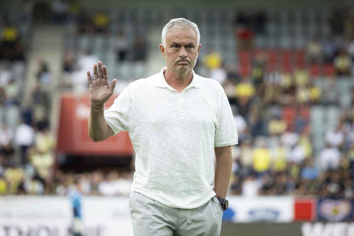 Mourinho: il gesto fa discutere