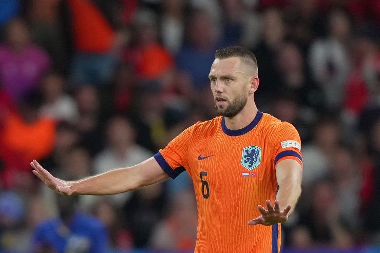 de Vrij ancora out contro il Lecce