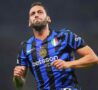 Ferita alla gamba per Calhanoglu in allenamento con l'Inter