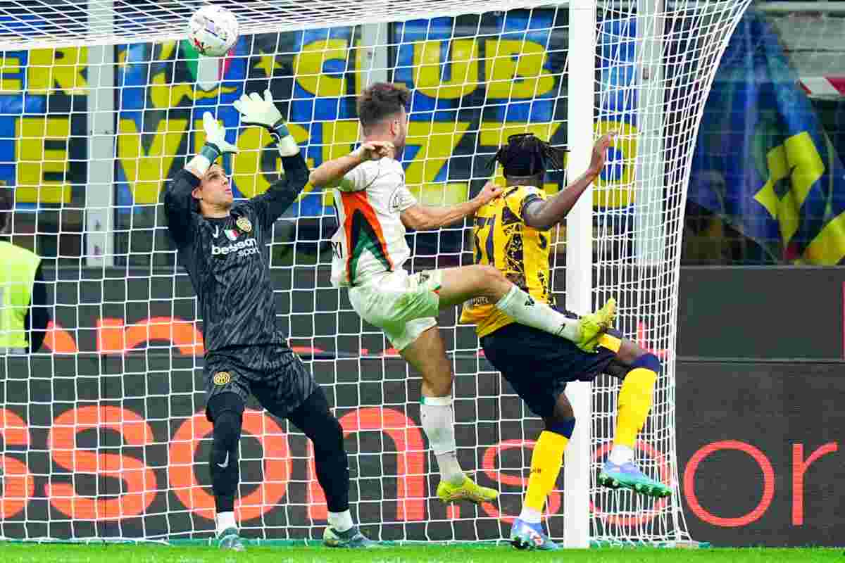 Il gol annullato a Sverko a San Siro