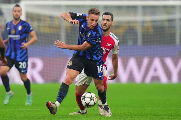 Frattesi in campo contro l'Arsenal