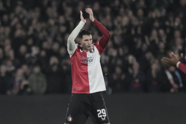 Santiago Gimenez con la maglia del Feyenoord