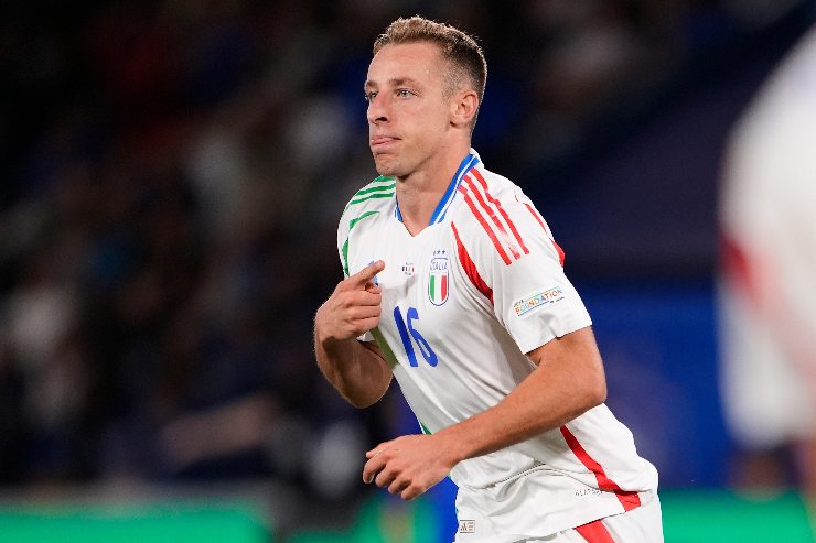 Davide Frattesi con la maglia della Nazionale italiana