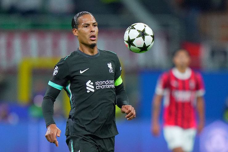 Virgil van Dijk in azione con la maglia del Liverpool