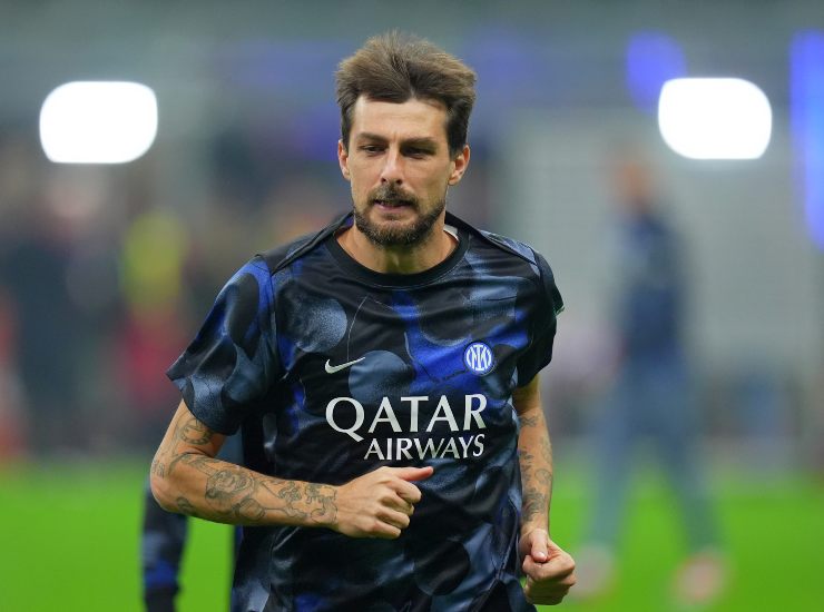 Acerbi durante il riscaldamento