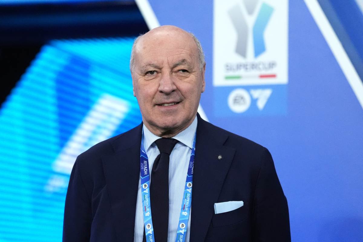 Beppe Marotta sorridente