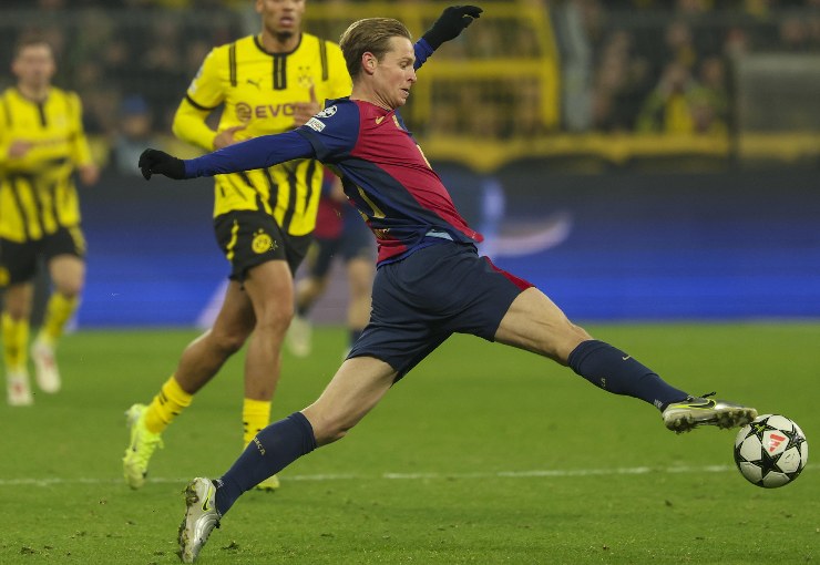 Frenkie de Jong in azione con la casacca del Barcellona