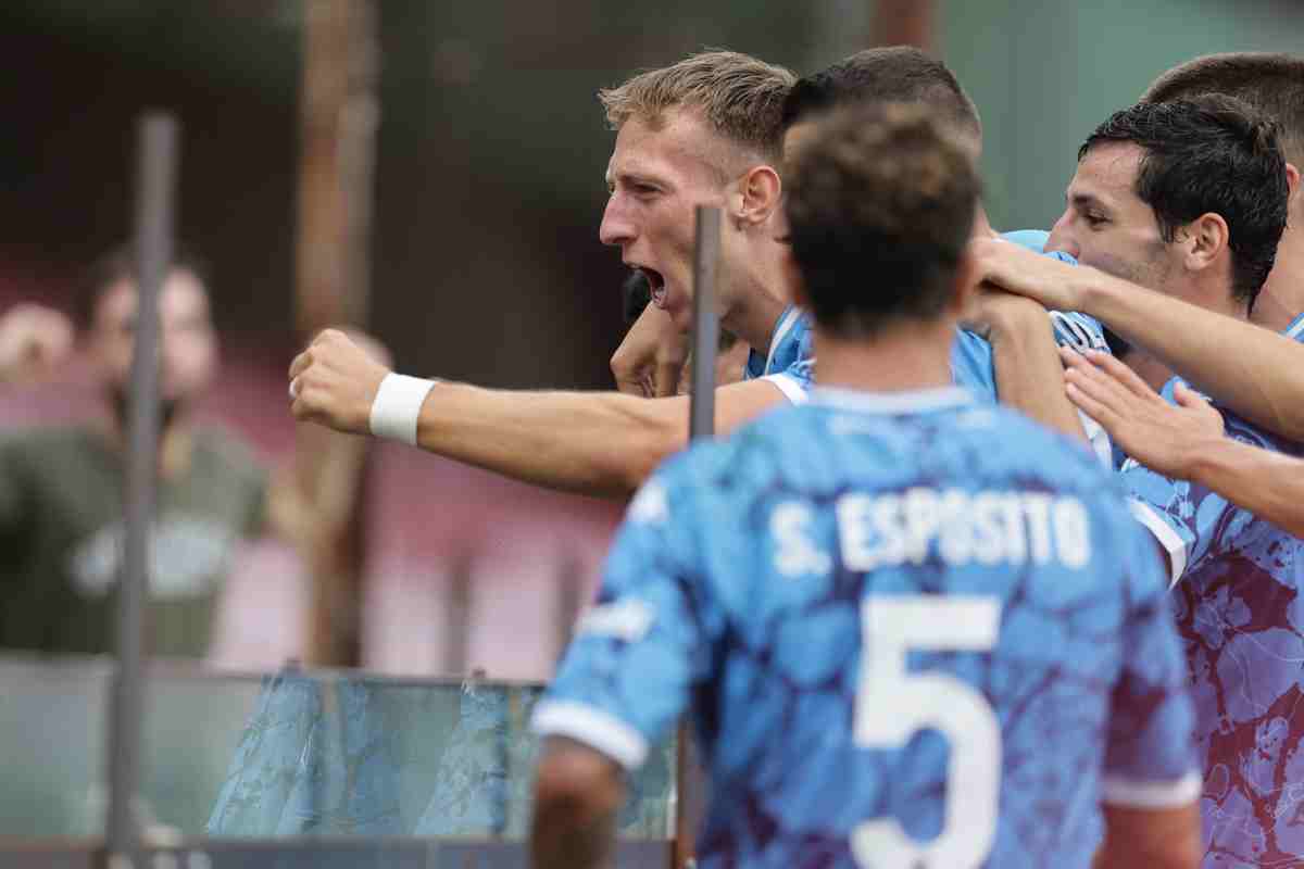 Nicolò Bertola esultanza gol Spezia