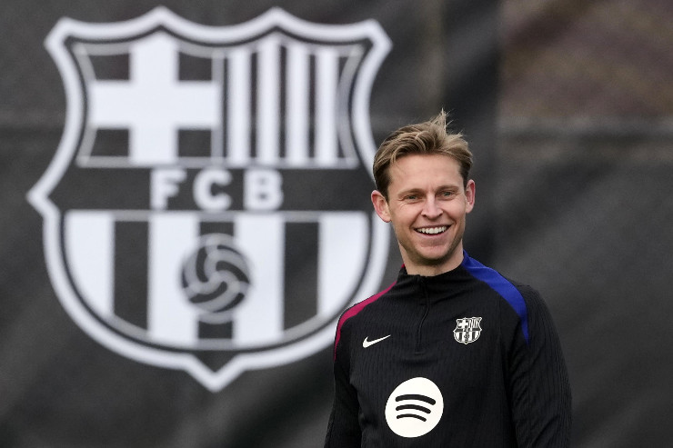 Frenkie de Jong durante gli allenamenti con il Barcellona