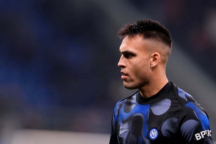 Lautaro durante il riscaldamento