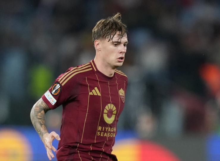 Zalewski in azione con la Roma