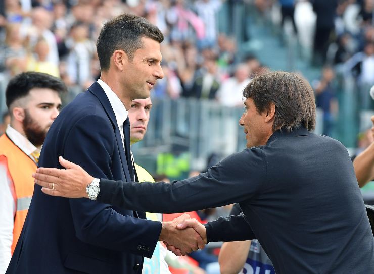 Conte e Thiago Motta si stringono la mano a Torino