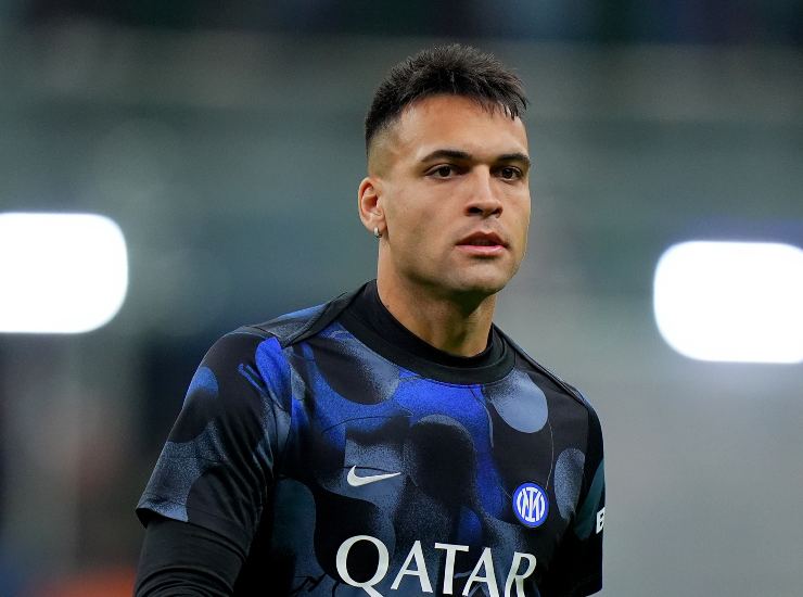 Lautaro durante il riscaldamento