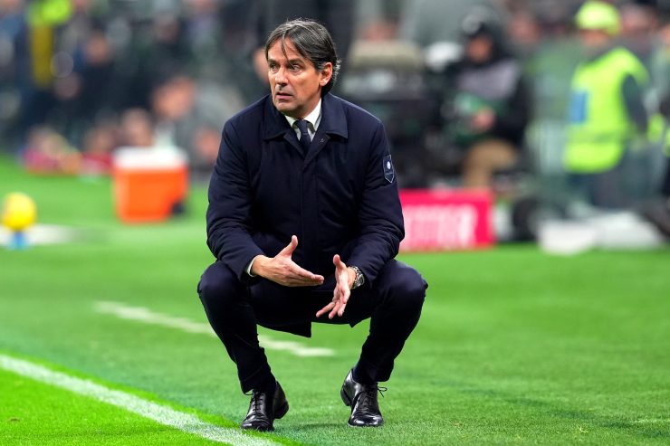 Simone Inzaghi preoccupato durante il derby