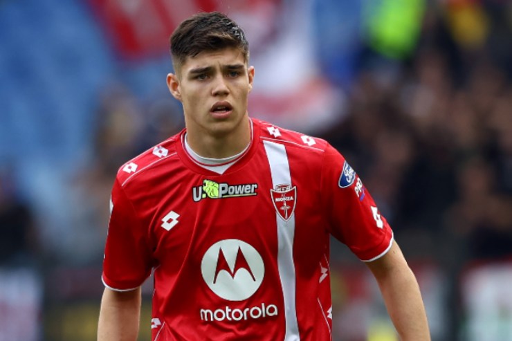 Tomas Palacios in campo con la maglia del Monza