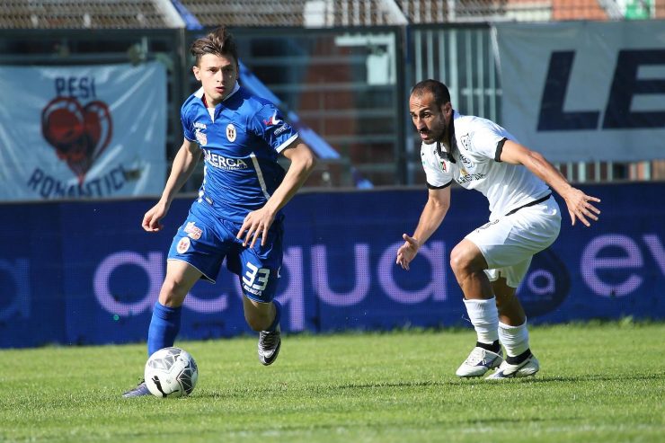 Barella in azione con la maglia del Como