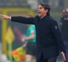 Inzaghi dà indicazioni alla squadra