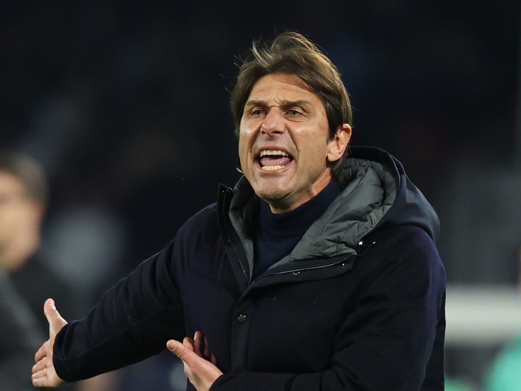 La furia di Conte in panchina