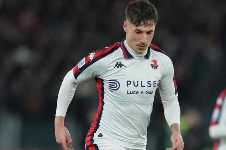 Pinamonti con il Genoa