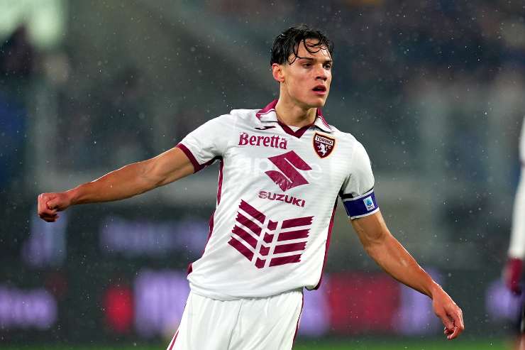 Samuele Ricci in campo con il Torino