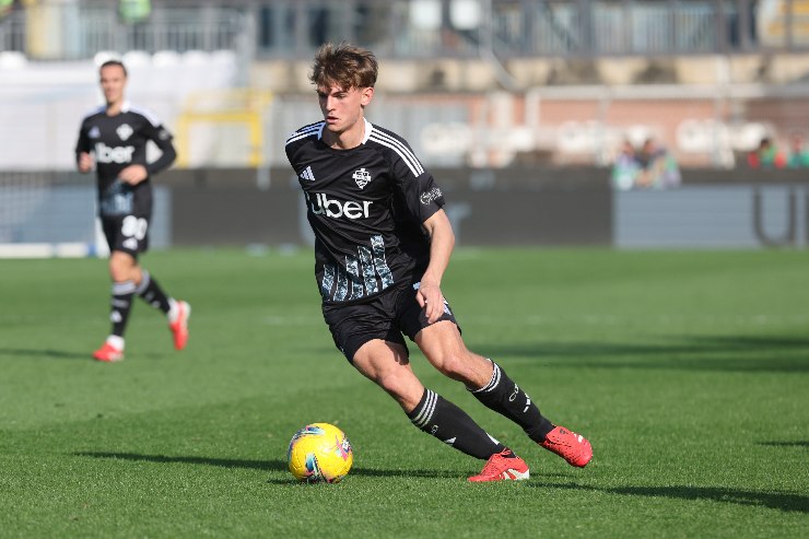 Nico Paz in azione con la maglia del Como