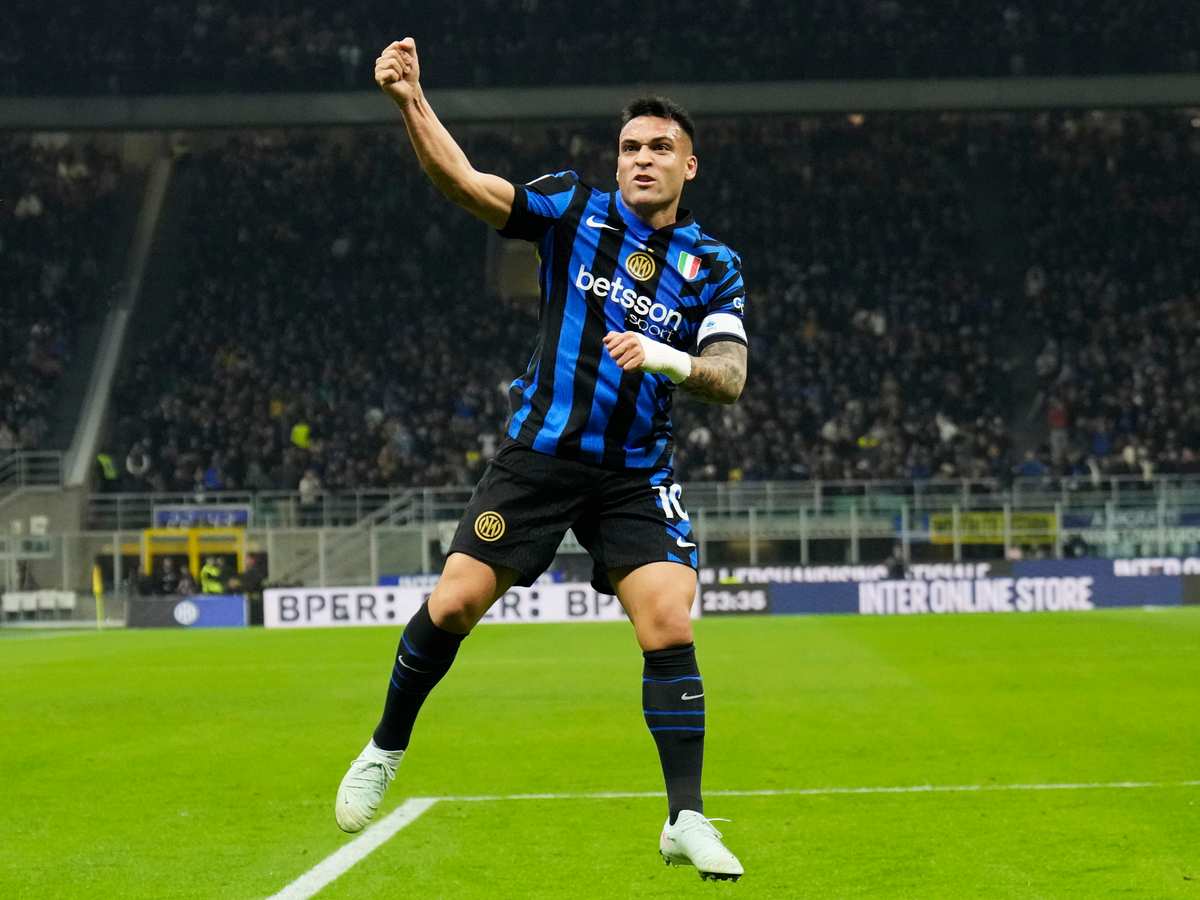 Lautaro esulta dopo il 3-2 al Monza